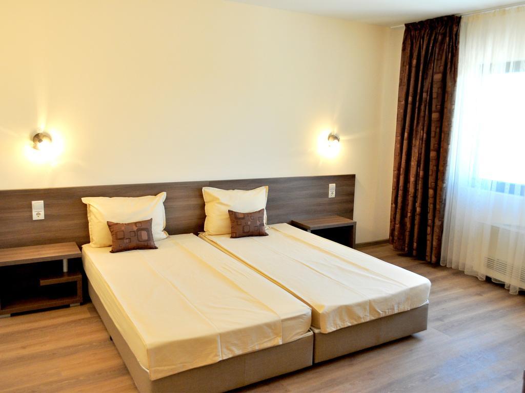 Yustina Villas Guest House Oda fotoğraf