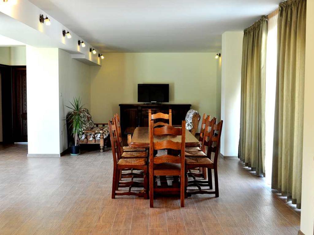 Yustina Villas Guest House Dış mekan fotoğraf