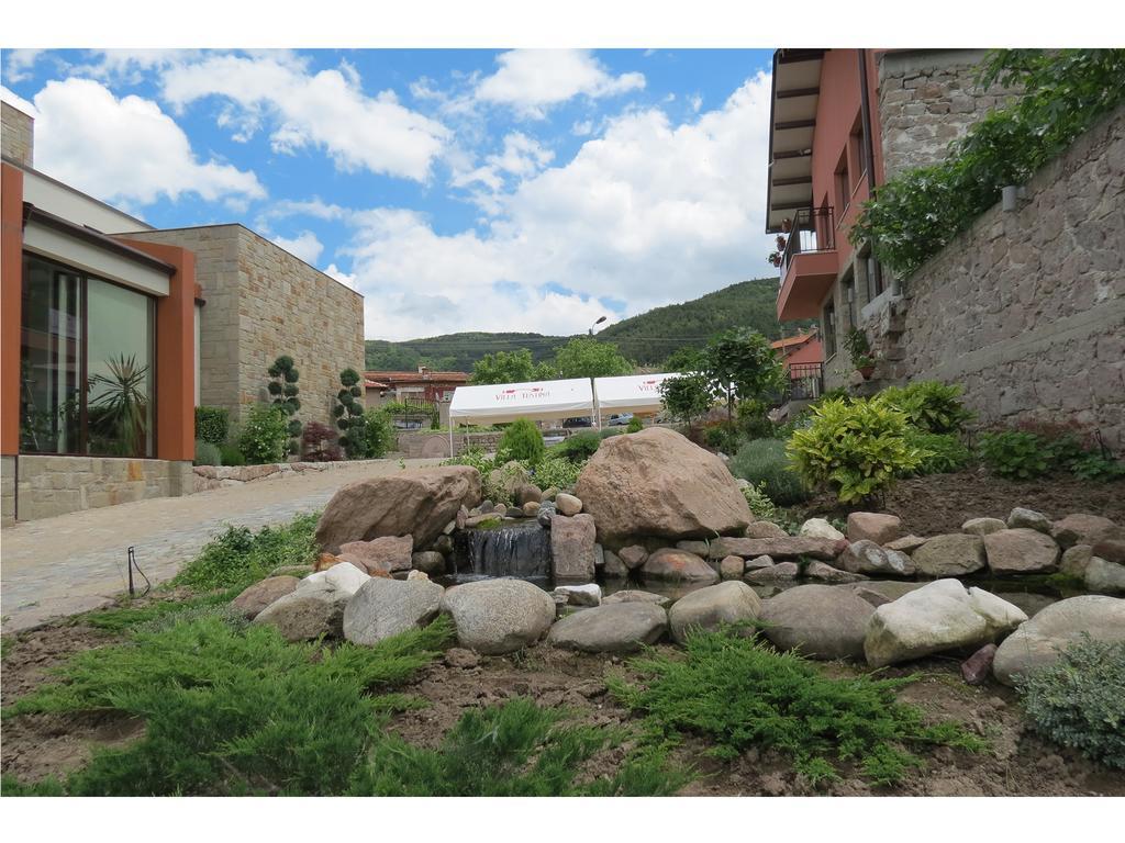 Yustina Villas Guest House Dış mekan fotoğraf